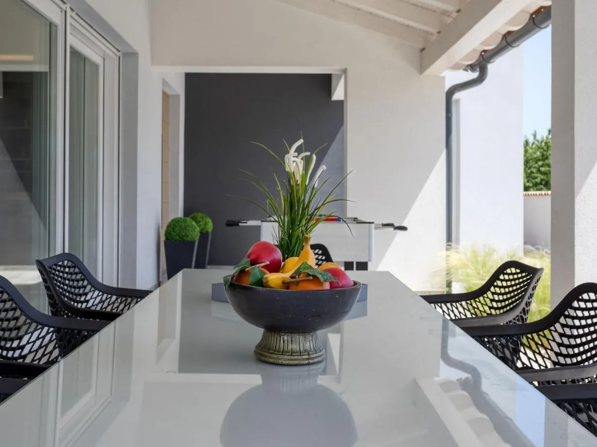 Villa Dream House By Interhome Pula